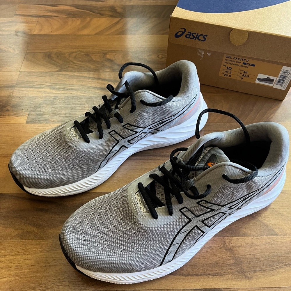 ASICS GEL-EXITE 9  Running shoes / Size 10 MEN